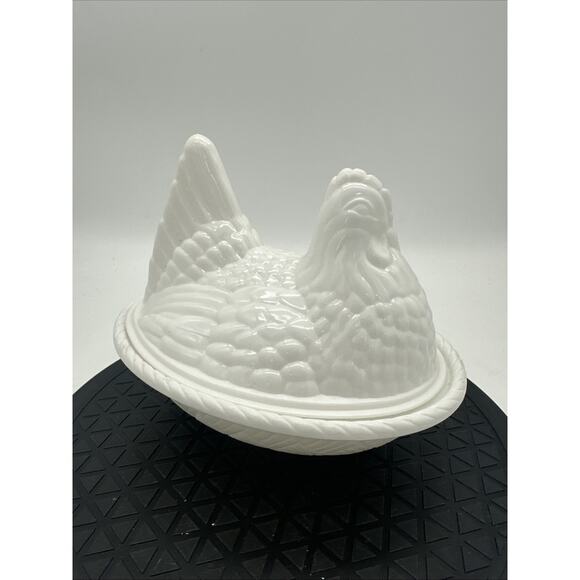 Vintage 60’s White Easter Plastic Chicken Hen on Nest Candy Holder - Picture 1 of 6